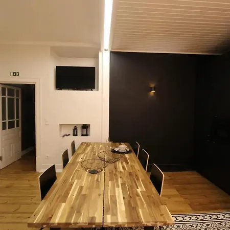 Bright 1 Bd W Lovely Balcony In Holiday home