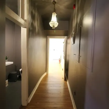 Bright 1 Bd W Lovely Balcony In Лиссабон