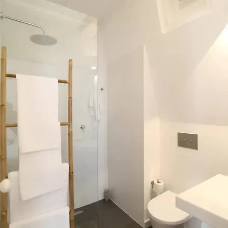 Bright 1 Bd W Lovely Balcony In ליסבון